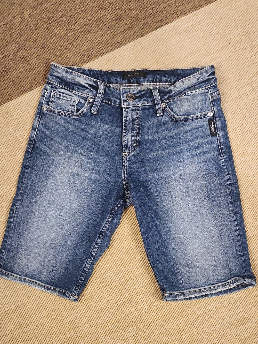 Silver Jeans Co. Elyse Bermuda Denim Shorts 6 NWOT